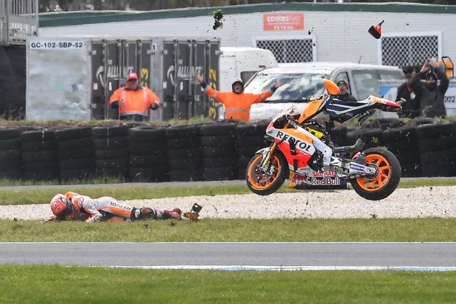 オーストラリアGPで転倒したマルク・マルケス