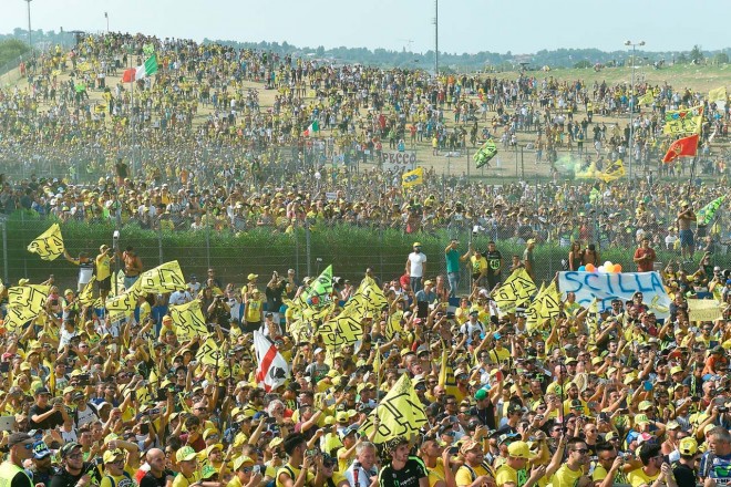 バレンティーノ・ロッシカラーに染まるサンマリノ