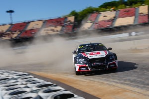 世界ラリークロスのデビュー戦となった15年にはアウディS3をドライブ