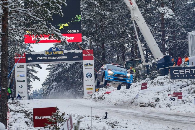 2016年、最長距離の45メートルという大ジャンプを決めたアイバント・ブリニルドセン（フォード・フィエスタR5）