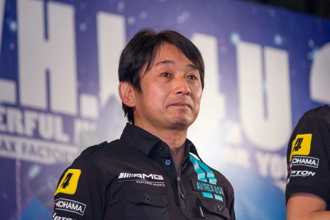 チームを指揮する片山右京監督