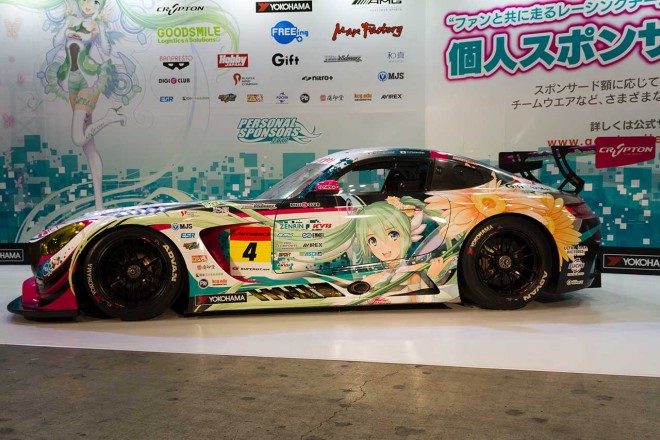 Tonyさんが新たに書き下ろした『レーシングミク 2017 ver.』が描かれたメルセデスベンツAMG GT3