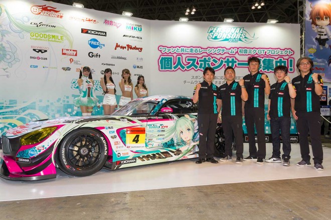 イベントに登場したGOODSMILE RACING with Team UKYOの面々