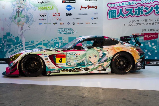 Tonyさんが新たに書き下ろした『レーシングミク 2017 ver.』が描かれたメルセデスベンツAMG GT3