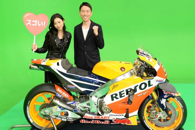 MotoGP特別番組に出演した壇蜜さん（左）とチュートリアル福田充徳さん（右）