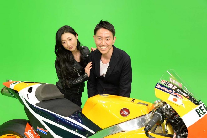 MotoGP特別番組に出演した壇蜜さん（左）とチュートリアル福田充徳さん（右）