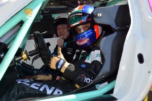 同乗走行でメルセデスSLS AMG GT3をドライブした片山右京監督