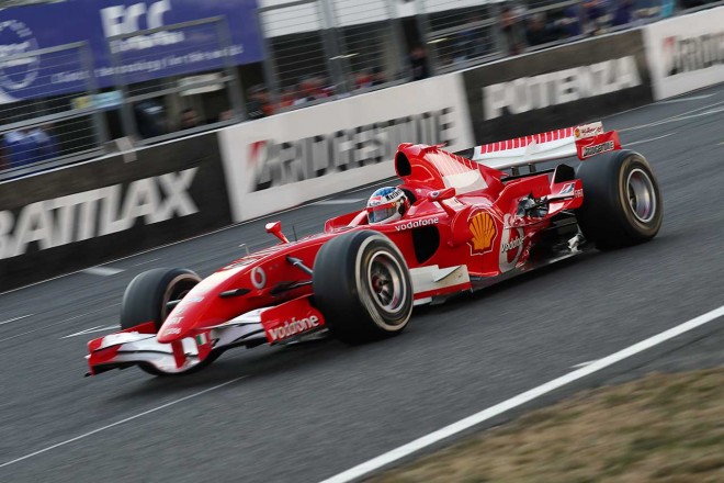 ジャン・アレジがドライブするフェラーリ248 F1