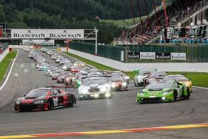 スパ24時間のフォーメーションラップ