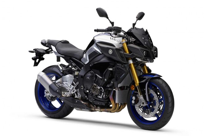 ブルーイッシュホワイトメタリック（シルバー）