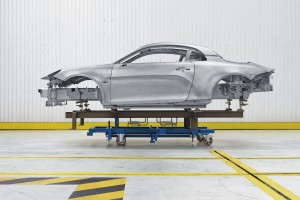 オールアルミボディの本格ライトウェイトスポーツ、想定ライバルはロータス・エリーゼやアルファロメオ4Cか