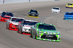 2戦連続のポールポジションを獲得したカイル・ブッシュ(#18)