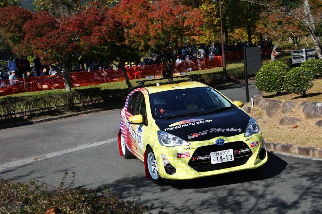 TOYOTA GAZOO Racingラリーチャレンジに参戦する東京オートサロンカラーのトヨタ・アクア