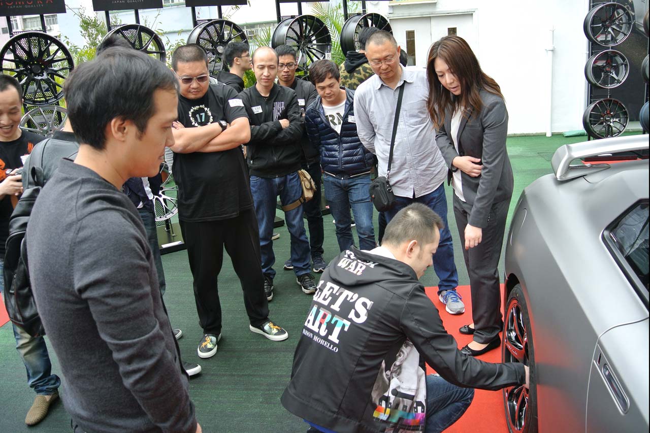 TE37DURAの加工については、その複雑さと制度の高さに関心を示す関係者が多かった