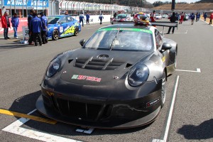 新型ポルシェ911GT3Rで挑むD’station Racing