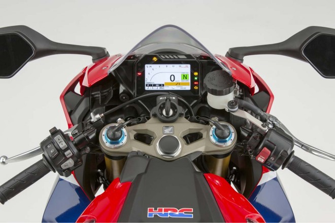 CBR1000RR SPのメーター回り