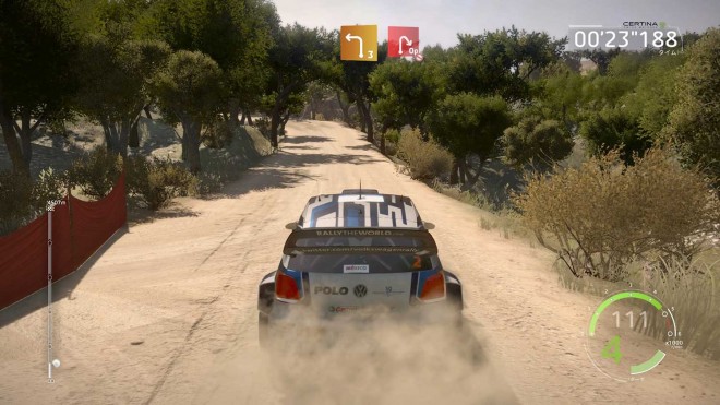 こちらはラリー・メキシコの1ステージ。コース脇はすぐ崖になっている