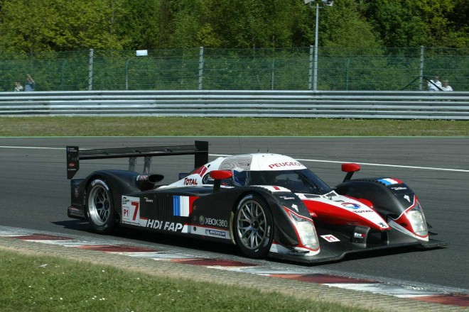 ニコラス・ミナシアンは2008年のル・マン24時間にプジョー908HDiで参戦