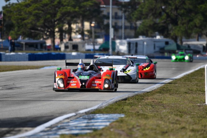 開幕2連勝を達成したパフォーマンス・テック・モータースポーツの38号車オレカFLM09