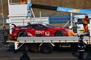 クラッシュしたZENT CERUMO LC500