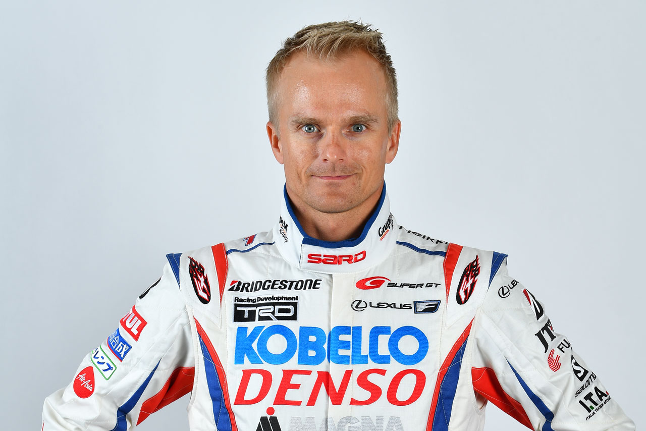 1/18 ルノー R27 ヘイキ・コバライネン 1/18 ルノー R27 ヘイキ