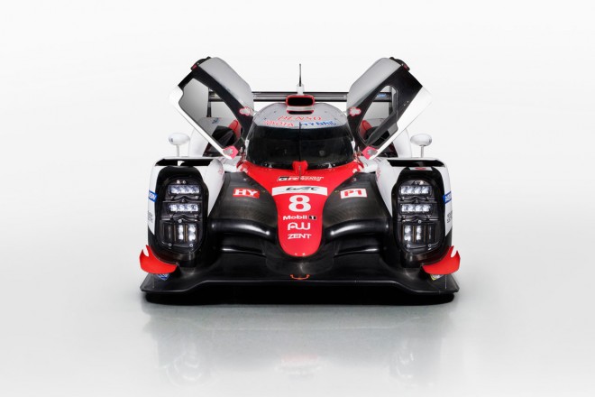 2017年型トヨタTS050ハイブリッド フロントビュー ヘッドライトにLEDを採用