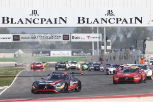 ブランパンGTシリーズ・スプリントカップ開幕戦ミサノ決勝レース スタートシーン
