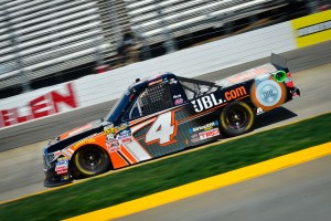 “トヨタ タンドラ”最上位の3位でフィニッシュしたクリストファー・ベル（#4） 