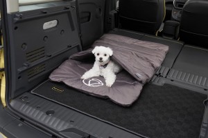 寝袋形状にも大きなマットにもなる「パッカブルマット」