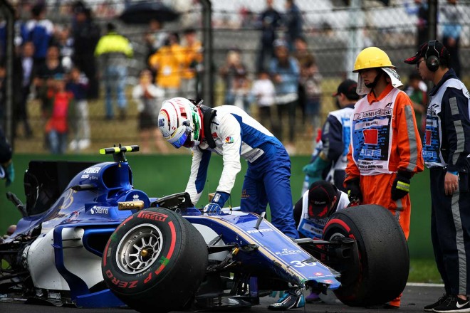 予選Q1終了間際にクラッシュしたジョビナッツィ