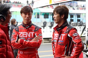ZENT CERUMO LC500の立川祐路と石浦宏明