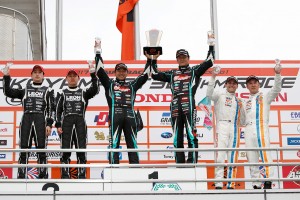 スーパーGT第1戦岡山のGT300を制したグッドスマイル 初音ミク AMGの谷口信輝と片岡龍也