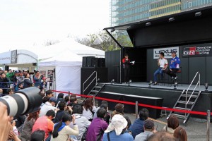 トヨタブースで行われたトークショー