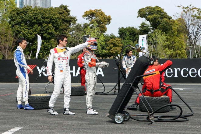 助っ人として登場した武藤英紀、中嶋大祐、小暮卓史