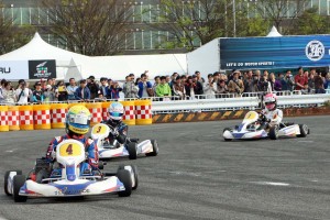 初日のカートレースの様子