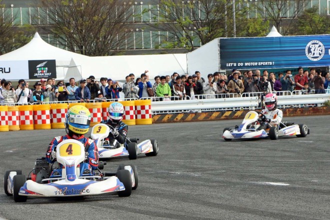 初日のカートレースの様子