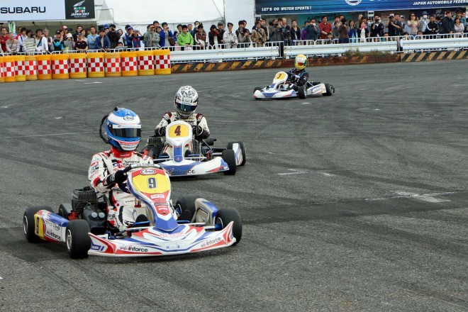 初日のカートレースの様子