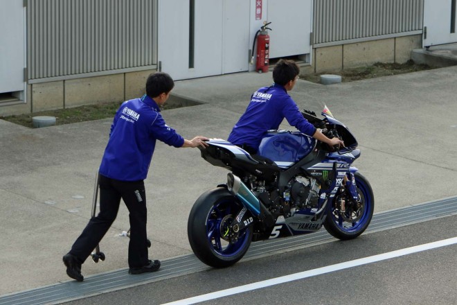 YAMAHA FACTORY RACING TEAMのYZF-R1