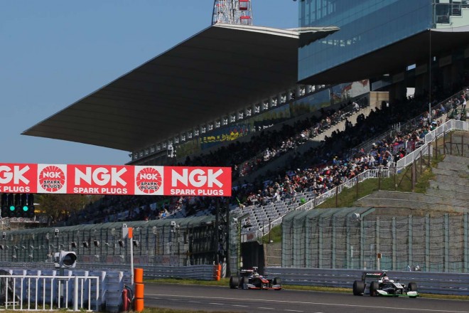 2017スーパーフォーミュラ開幕戦鈴鹿走行シーン