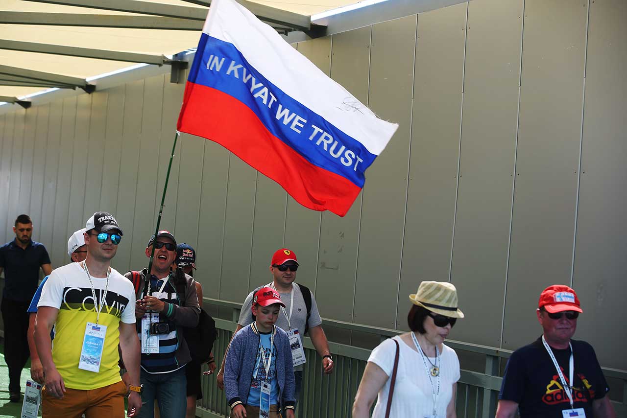 母国レースとなるクビアトを応援するファン