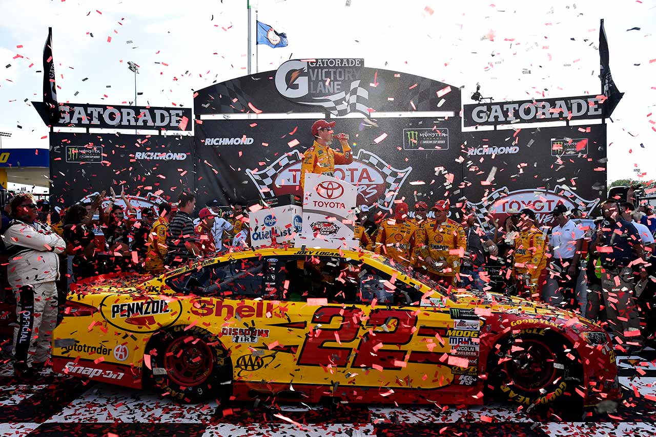 NASCAR第9戦リッチモンド ジョーイ・ロガーノ（フォード・フュージョン）