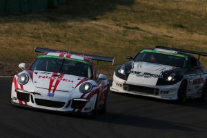 ST-1のNissoku Porsche 991 GT3 CupとST-3クラスを制した岡部自動車Rn-sチームテツヤZ34