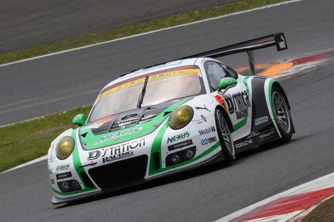 D’station Porscheは予選3番手タイムを記録したものの、四輪脱輪でタイム抹消の憂き目に