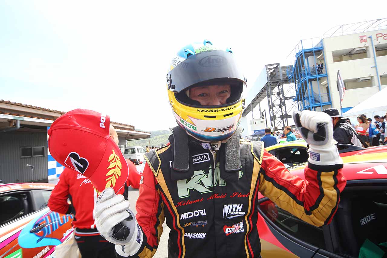 86/BRZ第2戦オートポリス プロフェッショナルシリーズで優勝した青木孝行（ケーエムエスフェニックス86）