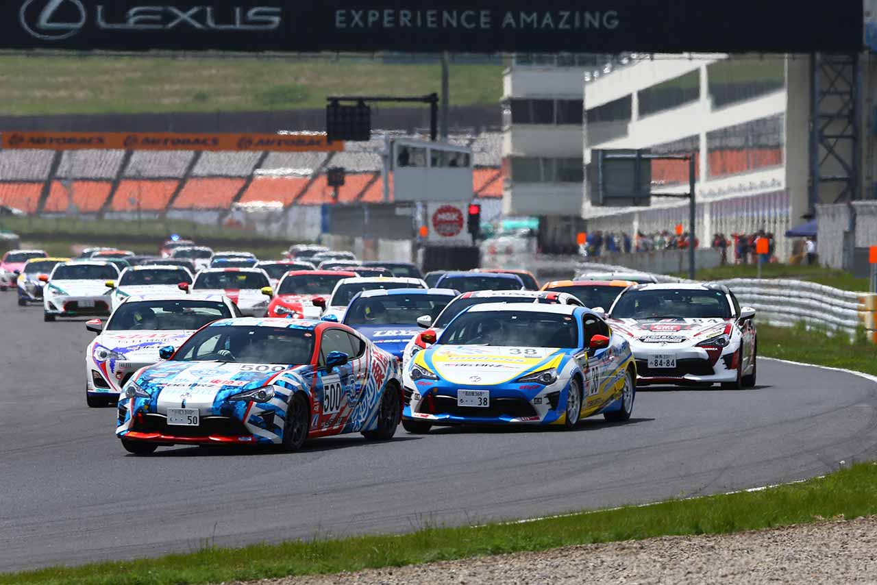 86/BRZ第2戦オートポリス クラブマンシリーズ決勝スタート