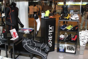 店内には『ワークプロダクト』商品が並ぶ