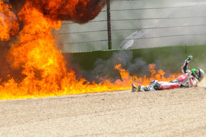 転倒しマシンが炎上したユージーン・ラバティ