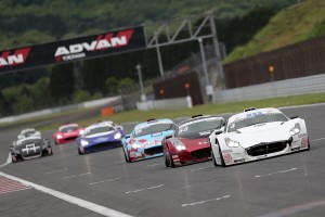 キャシディ、山下健太が3番手を争ったが、バトルのなかでペナルティが課された。