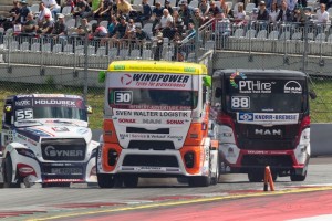 MANをドライブするサッシャ・レンツも4レースすべてでポイントを獲得