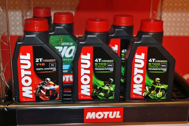 モチュール5100シリーズと2ストローク用オイル